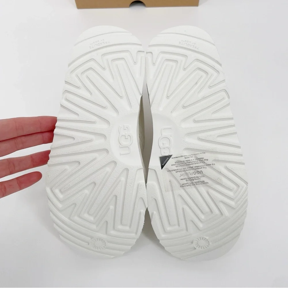 Ugg Girls White Sherpa Sheepskin Lined Chukka Lace Up Tie Boots Shoes Neumel II